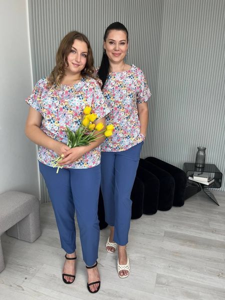 Р. 48-62 Женский летний брючный костюм с блузкой в цветочек (код 0790), батал 2330-0790 фото